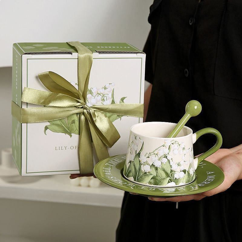 Valley Tea And Coffee - Handgeschilderde lelietje-van-dalen keramische koffiekop en schotelset,