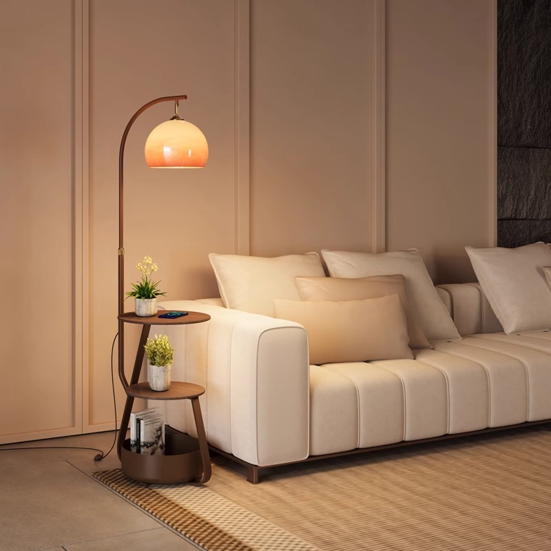 Vloerlamp, antiek nachtkastje  - Coffee & Tea Difabis recensie en prijs